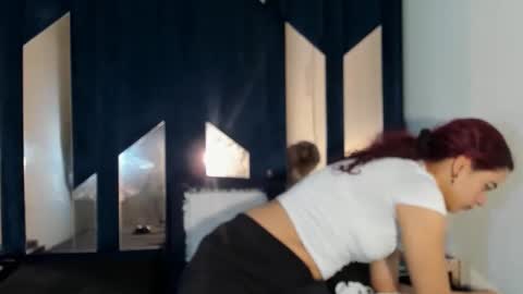 alishaevans_rs online show from 11/17/25, 03:07