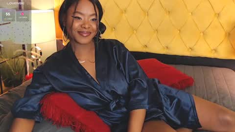 Snapshot of alishaweir chatting on 12/27/24, 12:07 Luna online show from 12/27/24, 12:07