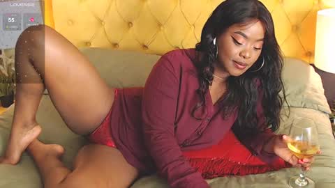 Snapshot of alishaweir chatting on 02/18/25, 09:20 Luna online show from 02/18/25, 09:20