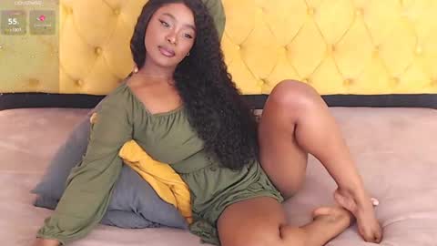 Snapshot of alishaweir chatting on 09/08/25, 03:44 Luna online show from 09/08/25, 03:44