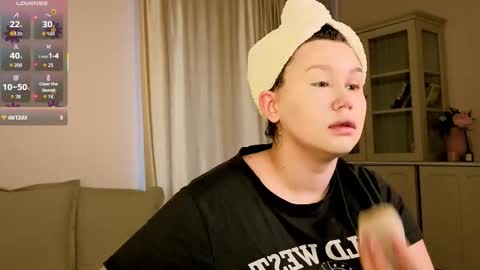 Alisia online show from 11/29/25, 07:55