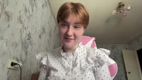 Snapshot of alisiakapp chatting on 03/12/26, 10:43 Mia online show from 03/12/26, 10:43