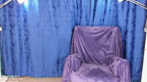 Snapshot of aliska_dark chatting on 09/19/25, 01:23 Alice online show from 09/19/25, 01:23