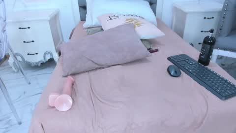 Alison online show from 09/15/25, 07:47