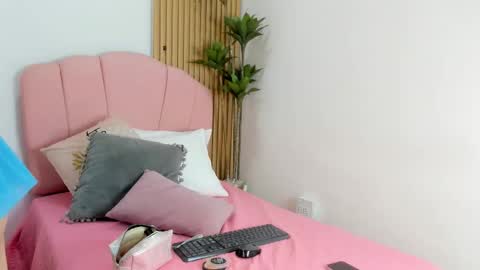 Alison online show from 11/26/25, 11:33