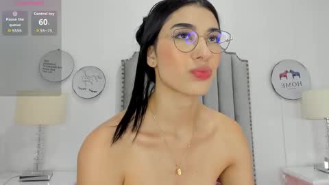 Snapshot of alison_carde05 chatting on 01/05/26, 07:39 Alison online show from 01/05/26, 07:39