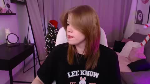 Snapshot of alison_doody chatting on 12/23/25, 07:39 Alison online show from 12/23/25, 07:39