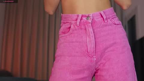 Snapshot of alison_miller9 chatting on 03/11/26, 01:11 Alison online show from 03/11/26, 01:11