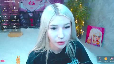 Snapshot of alison_moonlight chatting on 02/14/25, 11:20 Alison online show from 02/14/25, 11:20