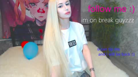 Snapshot of alison_moonlight chatting on 02/25/25, 12:36 Alison online show from 02/25/25, 12:36