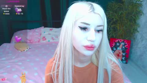 Snapshot of alison_moonlight chatting on 10/06/25, 08:50 Alison online show from 10/06/25, 08:50