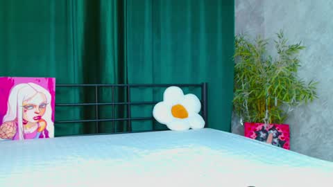 Snapshot of alison_moonlight chatting on 04/02/26, 10:29 Alison online show from 04/02/26, 10:29