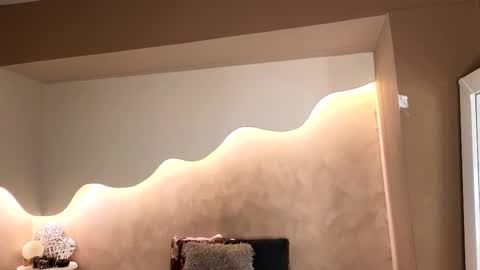 Ali  online show from 11/27/25, 12:18