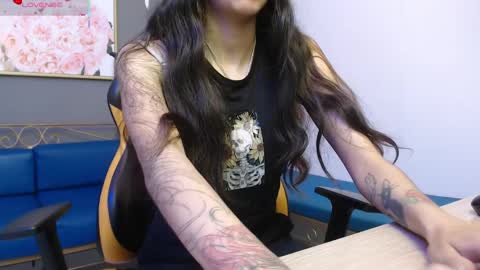 Snapshot of aliss_angel_ chatting on 04/06/26, 08:21 aliss_angel_ online show from 04/06/26, 08:21