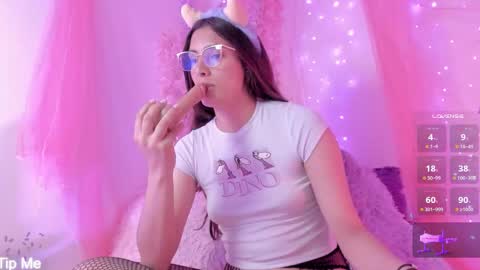 Mia online show from 09/15/25, 02:55