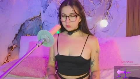 Snapshot of alissa_cute1 chatting on 04/11/26, 08:35 Mia online show from 04/11/26, 08:35