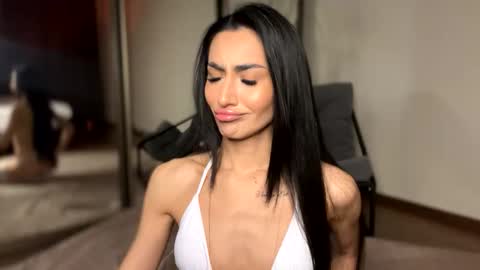 Snapshot of alissadreams chatting on 10/25/25, 06:57 Alissa online show from 10/25/25, 06:57