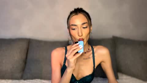 Alissa online show from 06/10/26, 02:27