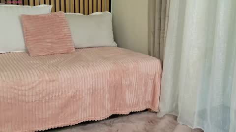 Alissa online show from 05/09/26, 03:56