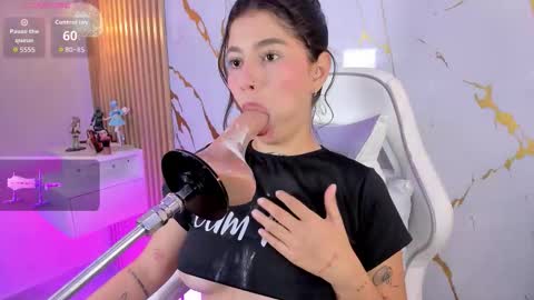 Snapshot of alissaowens_ chatting on 11/11/25, 05:24 Alissa owens online show from 11/11/25, 05:24