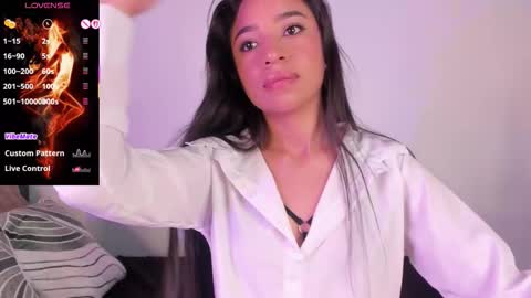 Snapshot of alissarose_1 chatting on 03/26/26, 01:33 alissarose_1 online show from 03/26/26, 01:33