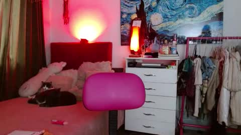 alissesallie_ online show from 11/05/25, 09:15