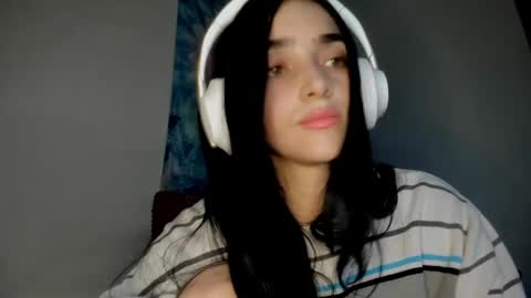 Alisson369  online show from 05/04/26, 10:00
