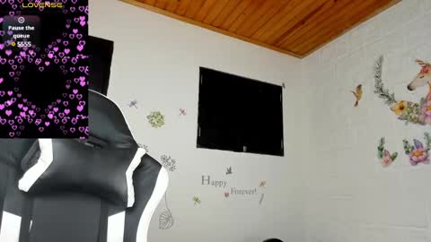 Snapshot of alisson_hoffman05 chatting on 02/14/25, 03:05 Alisson hoffman05 online show from 02/14/25, 03:05