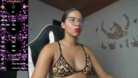Snapshot of alisson_hoffman05 chatting on 06/27/26, 12:48 Alisson hoffman05 online show from 06/27/26, 12:48
