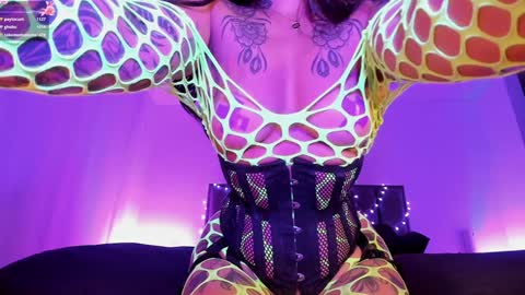 Snapshot of alisson_rocker chatting on 01/27/25, 05:47    online show from 01/27/25, 05:47