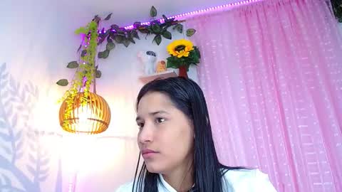 Snapshot of alisson_wiley chatting on 04/18/26, 10:30 alisson online show from 04/18/26, 10:30