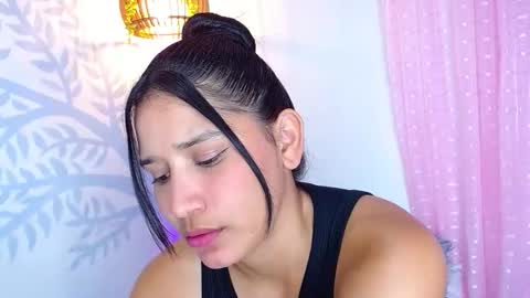Snapshot of alisson_wiley chatting on 05/05/26, 05:48 alisson online show from 05/05/26, 05:48