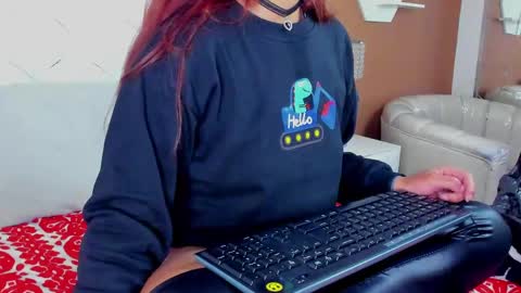 Snapshot of alissoncole_ chatting on 04/17/26, 01:47 Alisson online show from 04/17/26, 01:47