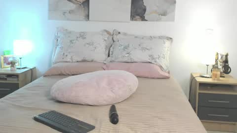 Snapshot of alissonroyce chatting on 02/16/25, 12:41 Goddess online show from 02/16/25, 12:41