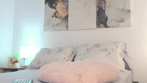 Snapshot of alissonroyce chatting on 03/01/25, 04:15 Goddess online show from 03/01/25, 04:15