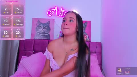 Alisson  online show from 05/12/26, 01:52