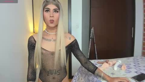 Snapshot of alissoondream_ chatting on 02/19/26, 01:51 alisson online show from 02/19/26, 01:51