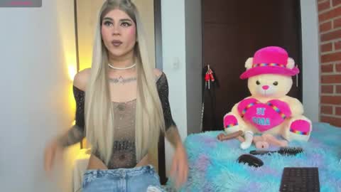 Snapshot of alissoondream_ chatting on 02/22/26, 01:20 alisson online show from 02/22/26, 01:20