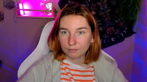 Snapshot of alisun_ chatting on 09/13/25, 04:29 A L I C E  online show from 09/13/25, 04:29