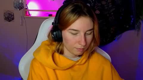 Snapshot of alisun_ chatting on 09/21/25, 07:48 A L I C E  online show from 09/21/25, 07:48