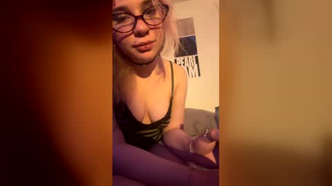 Snapshot of alisyngetslost chatting on 02/22/26, 11:31 alisyngetslost online show from 02/22/26, 11:31