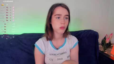 Snapshot of alivialovely chatting on 10/04/25, 09:18 Alivia online show from 10/04/25, 09:18