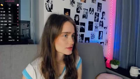 Snapshot of alivialovely chatting on 11/01/25, 09:44 Alivia online show from 11/01/25, 09:44