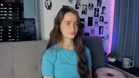 Snapshot of alivialovely chatting on 11/02/25, 09:55 Alivia online show from 11/02/25, 09:55