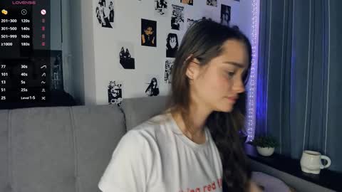 Snapshot of alivialovely chatting on 11/07/25, 10:26 Alivia online show from 11/07/25, 10:26