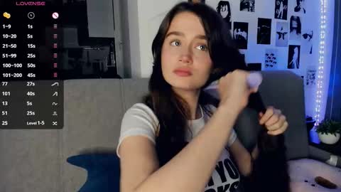 Snapshot of alivialovely chatting on 12/02/25, 09:47 Alivia online show from 12/02/25, 09:47