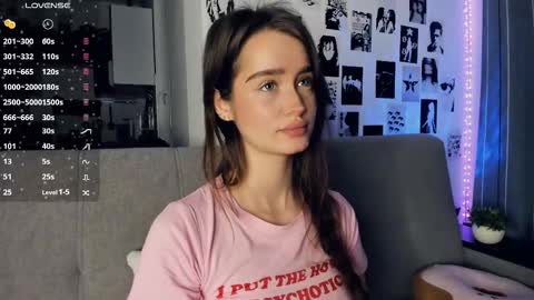 Snapshot of alivialovely chatting on 12/05/25, 09:29 Alivia online show from 12/05/25, 09:29