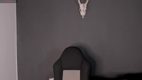 Snapshot of aliz_01 chatting on 03/06/25, 02:09 Aliz online show from 03/06/25, 02:09