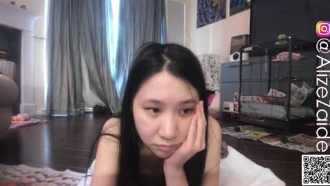 Alize Zaide online show from 11/10/25, 09:36