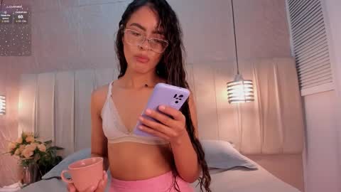 alizza_ online show from 09/15/25, 11:43